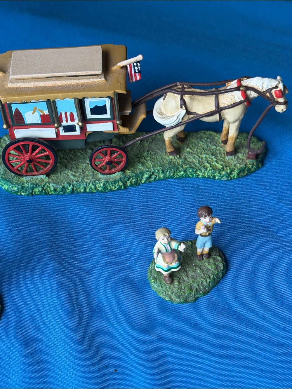 Dept. 56 Seasons Bay Here Comes the Ice Cream Man Figurines